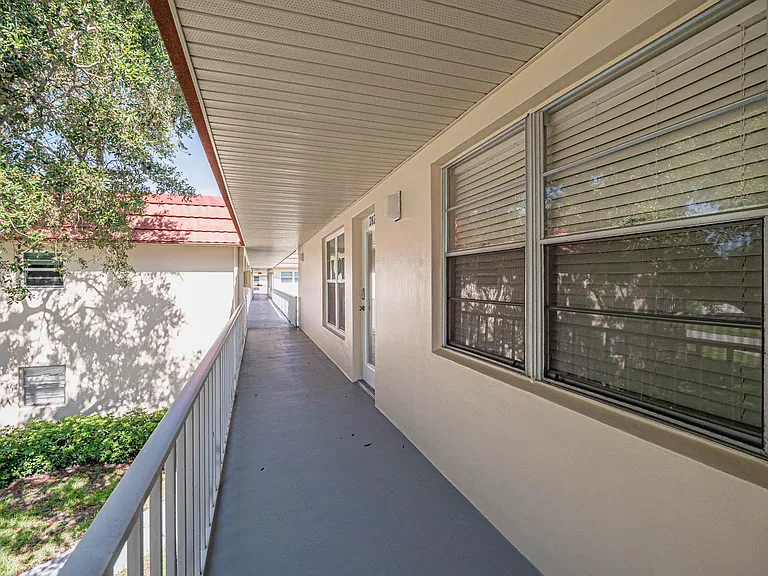 20 Pine Arbor Ln #202 — Photo 37