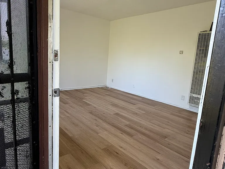 2731 Whittier Blvd #4 — Photo 3