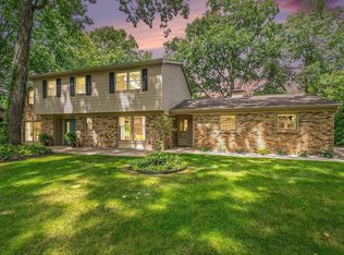 1620 Springbrook Dr, Elkhart, IN 46514