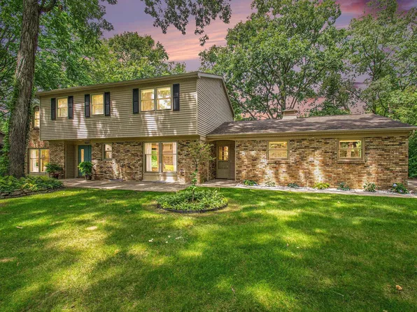 1620 Springbrook Dr, Elkhart, IN 46514