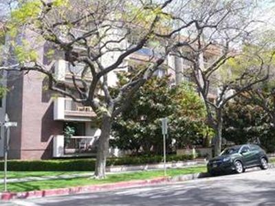 324 N Palm Dr Unit 302, Beverly Hills, CA, 90210