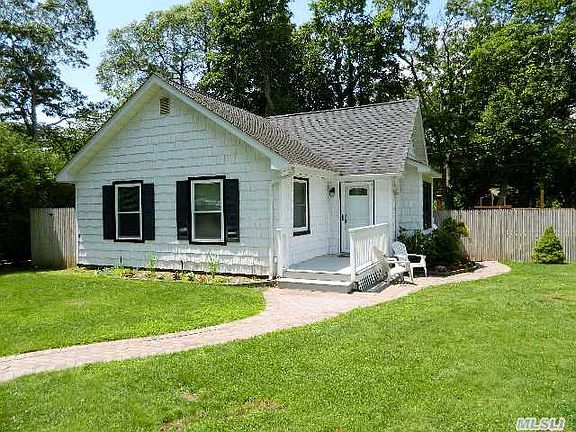 2nd image of 20 Seawanhaka Ave