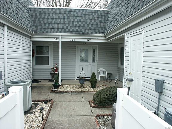 2nd image of 306 Cabot Ct S