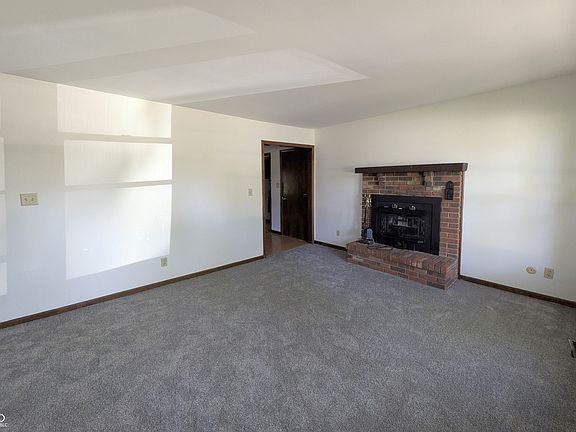3rd image of 1905 Vinewood Dr