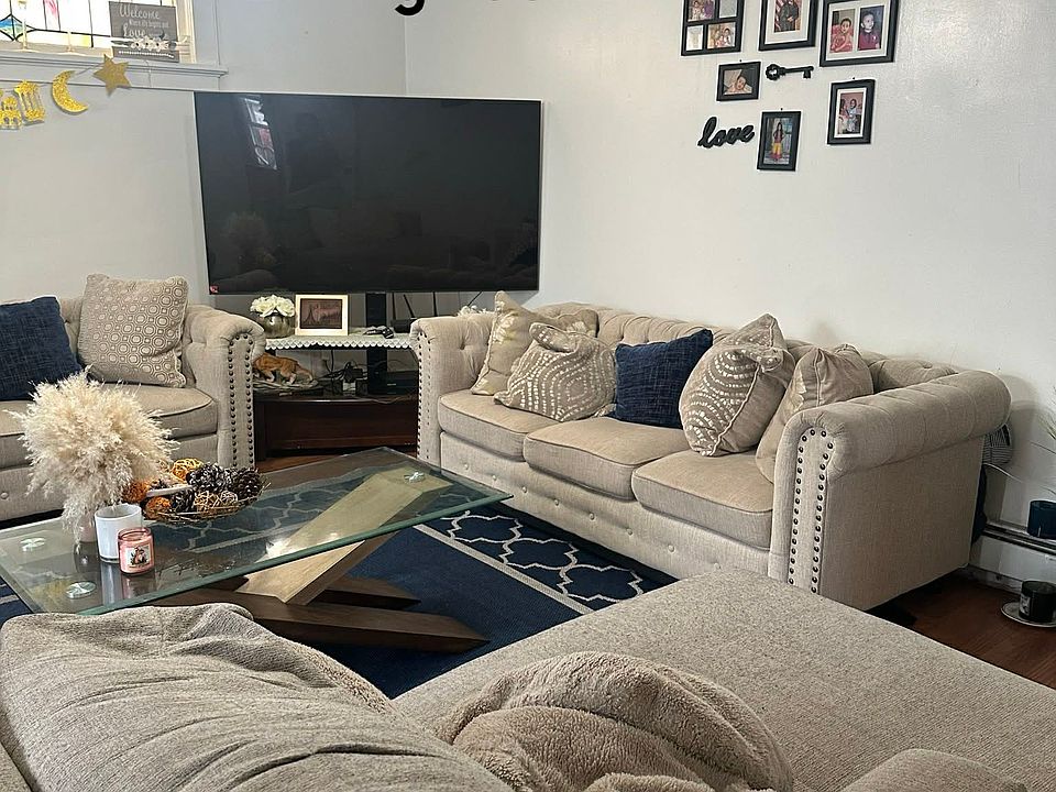 1st image of 105-107 Richmond Ave #1
