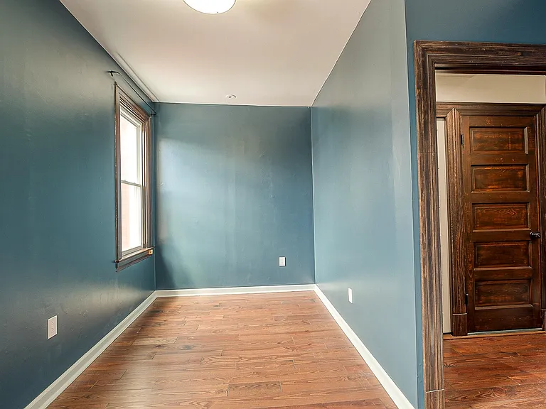 242 Edmond St — Photo 18