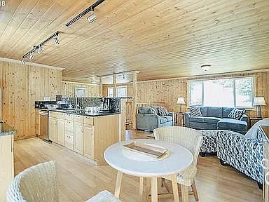 5th image of 118 Swiftwater Pl