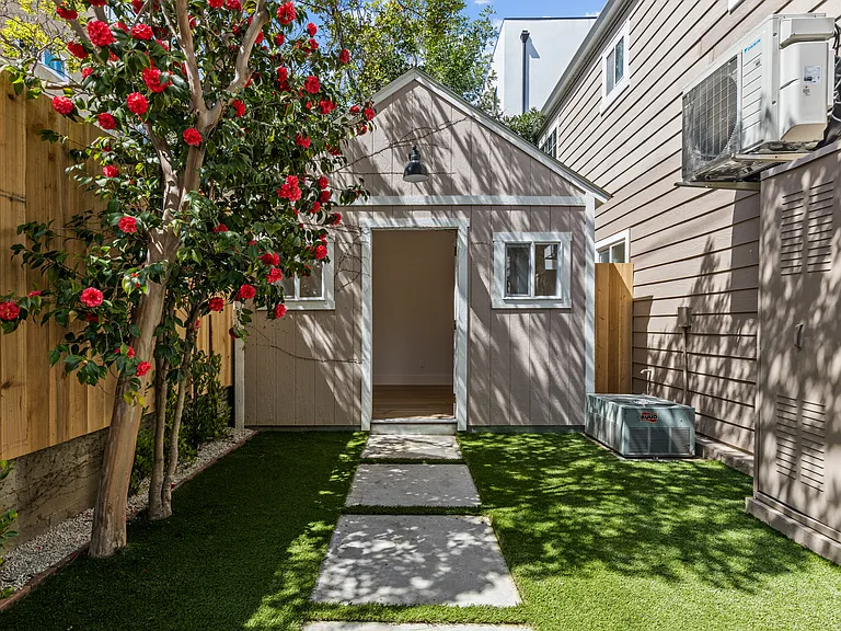 10920 Hesby St #C — Photo 2
