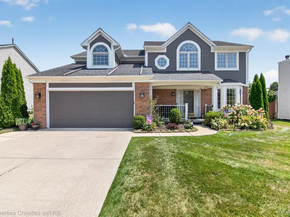 3275 Honeysuckle Dr, Ann Arbor, MI 48103