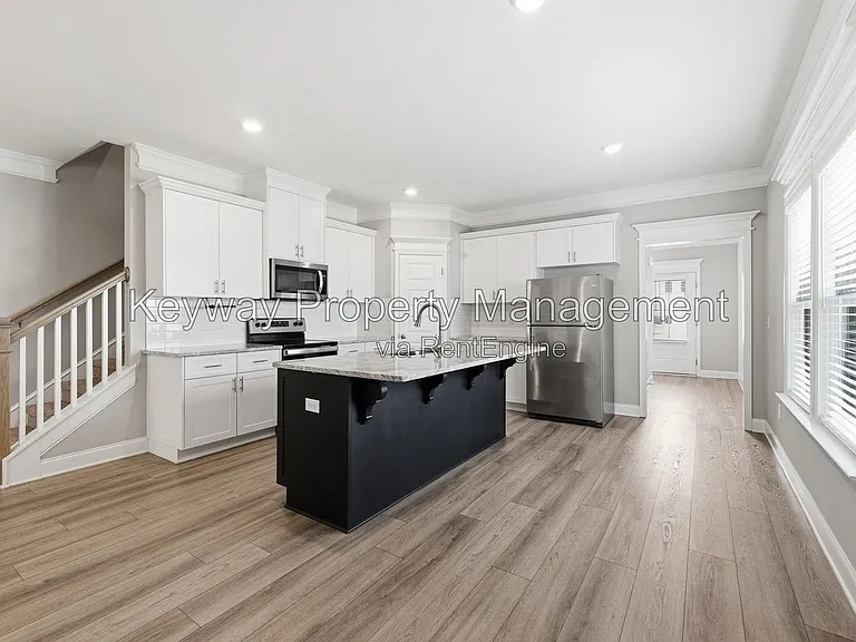 228 Linsmore Ln — Photo 7