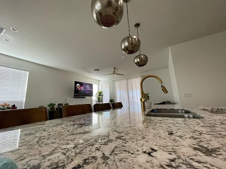 1733 W Nighthawk Way — Photo 14