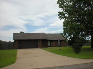 853 S City View Rd, Ponca City, OK 74604