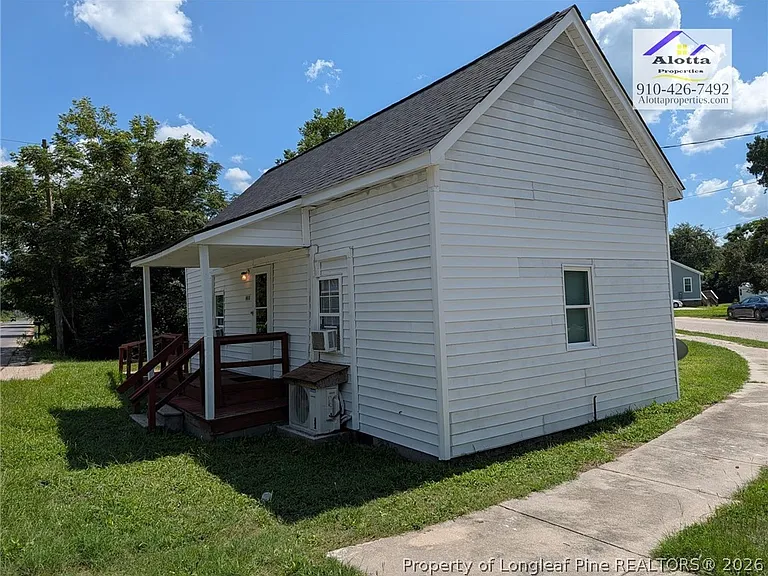 400 McLeod Rd — Photo 13