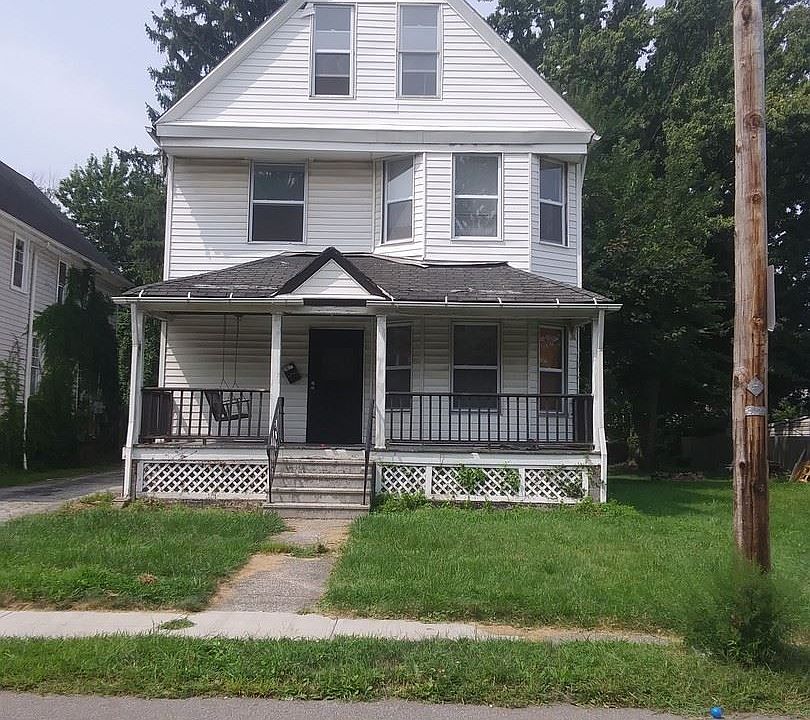 2nd image of 1324 W 93rd St