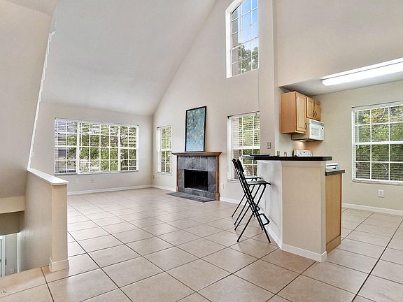 3rd image of 13703 Richmond Park Dr N APT 3208