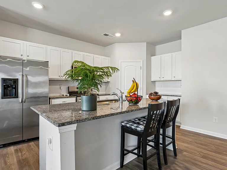 8007 Foxcroft Dr — Photo 10