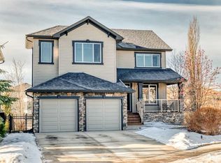 172 NE Seagreen Way, Chestermere, AB T1X 0E8
