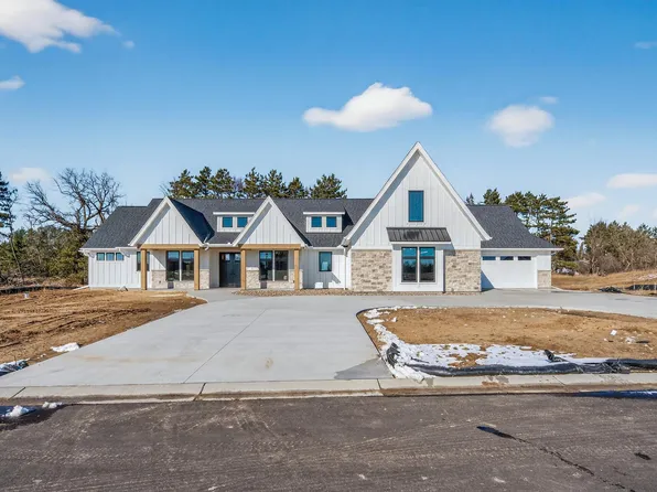 18071 Urbank St NE, Ham Lake, MN 55304