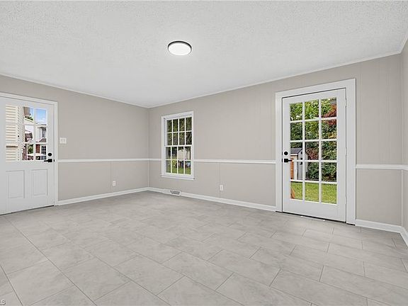 4th image of 3709 Whitfield Rd