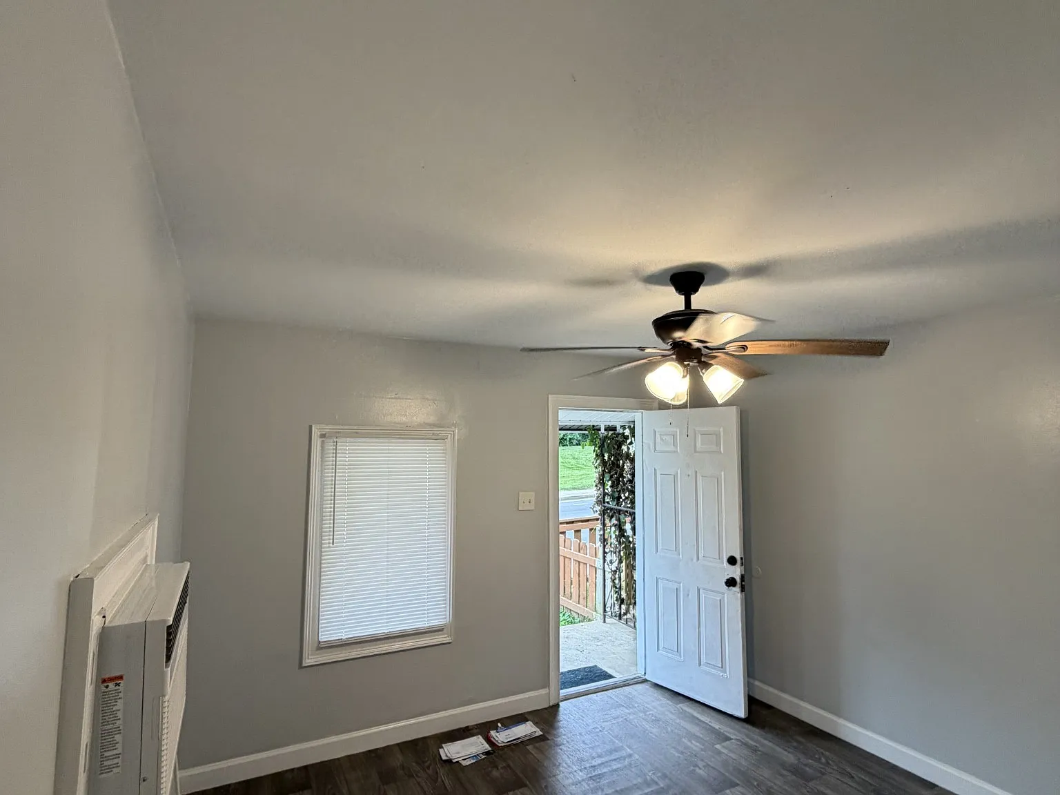 1 bed, 1.0 bath, 500 sqft, $1,350 — Photo 2