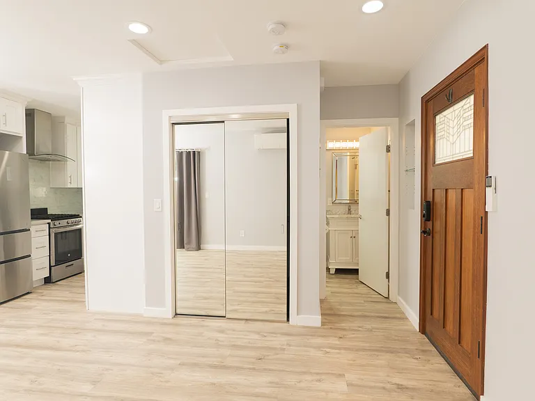 5182 Canoga Ave — Photo 16