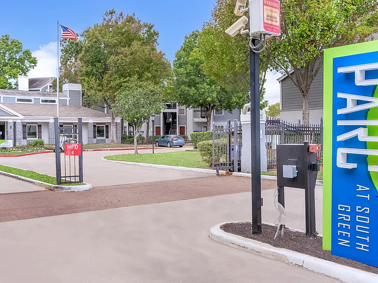 Parc at South Green — Photo 1