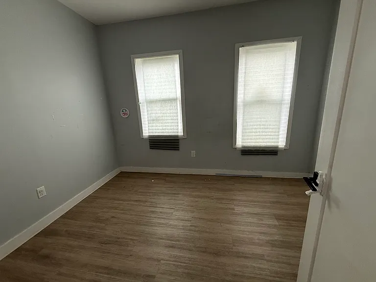 84 Sherman Ave #4 — Photo 6