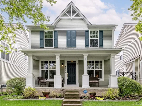 3147 Summers Rd, Keego Harbor, MI 48320