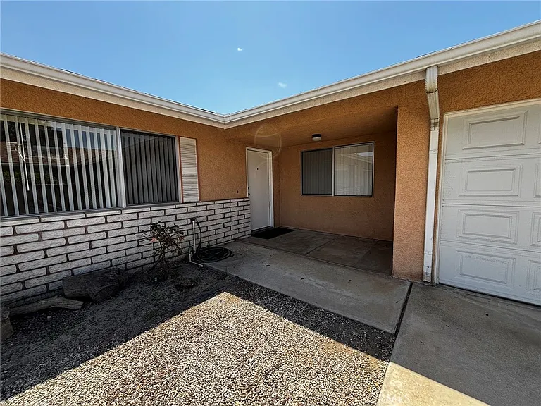 743 Evergreen St — Photo 2