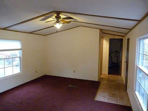4th image of 512 Watch Hill Dr