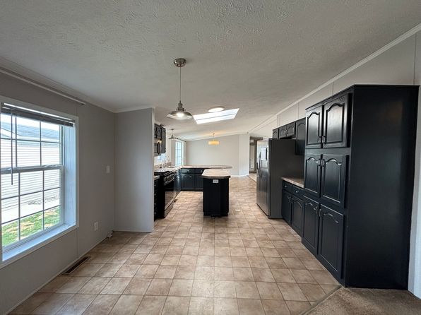 453 Laurel Oak Ln #453, Whittaker, MI 48190