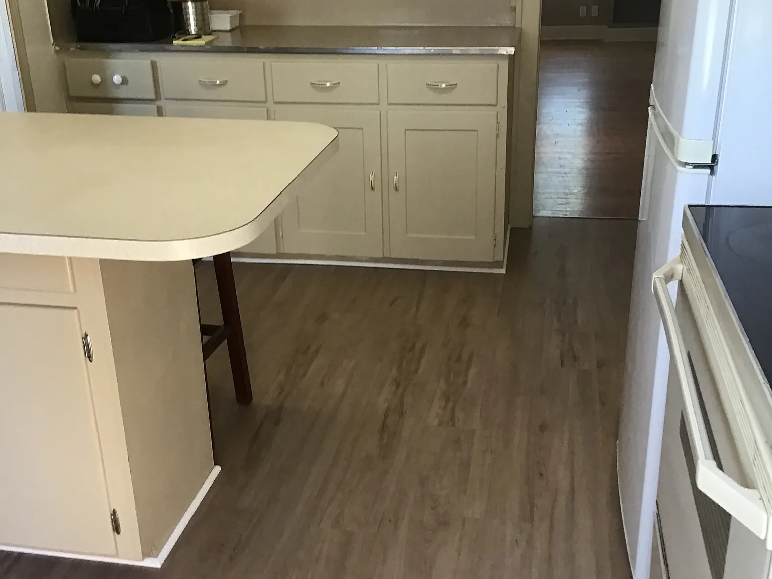 Studio, 600 sqft, $950 — Photo 2