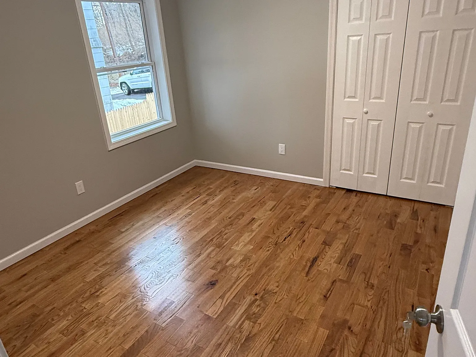 3 bed, 1.0 bath, 1010 sqft, $1,950 — Photo 4