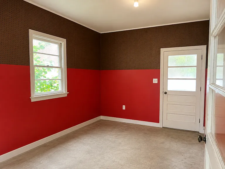 69 W Charlotte St — Photo 22