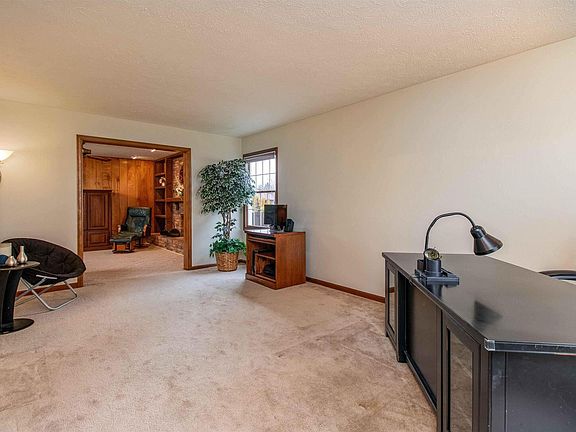 5th image of 2485 Navajo Dr