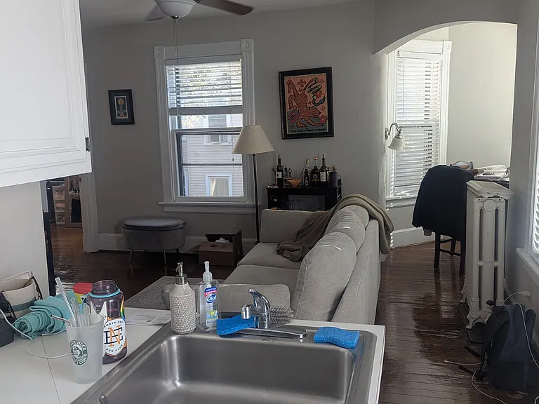 410 Pembroke Ave #2 — Photo 2