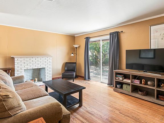 2nd image of 1239 Janet Way