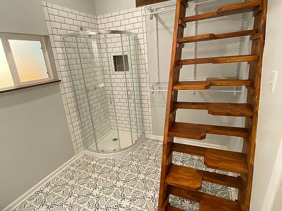 Bathroom w/ships ladder and closet