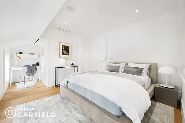 Rented by Leslie J. Garfield | media 10