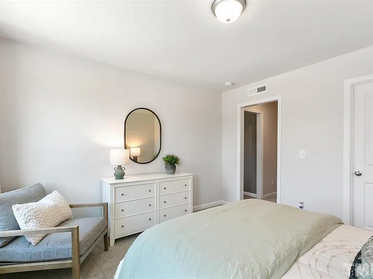 128 Gosford Ln — Photo 35