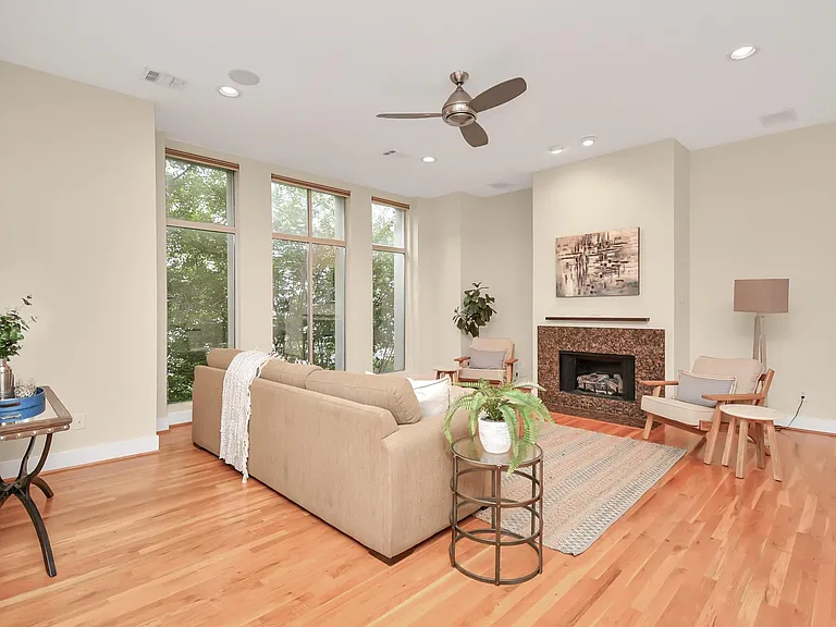 1118 Columbus St #B — Photo 13