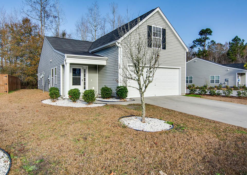 1st image of 204 Salkahatchie St