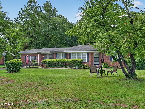 2nd image of 1025 Village Road NE