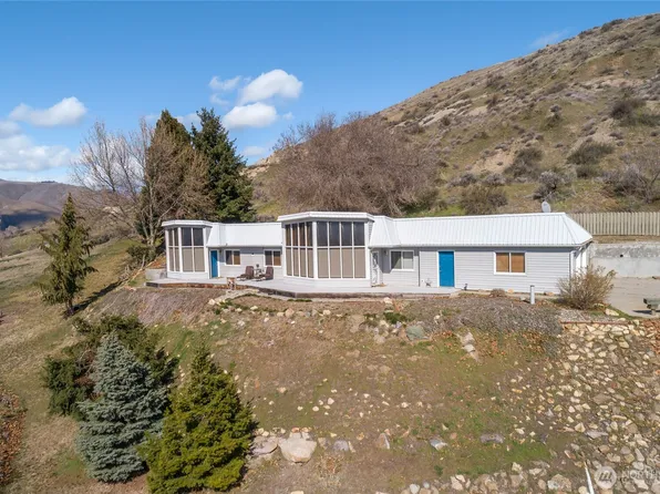 71 Blue Grade Road, East Wenatchee, WA 98802