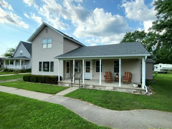 134 E Lincoln St, Pewamo, MI 48873