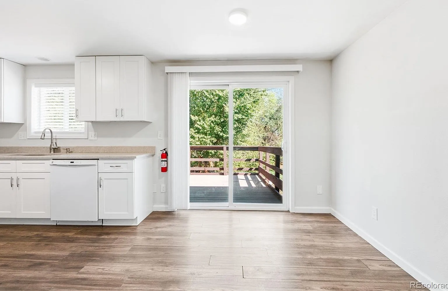 3 bed, 2.0 bath, 1752 sqft, $2,400 — Photo 4