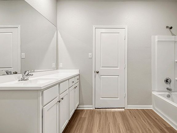 5th image of 6429 Winter Elm St