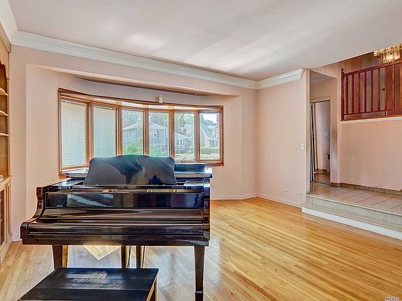 4th image of 109 Hayes St