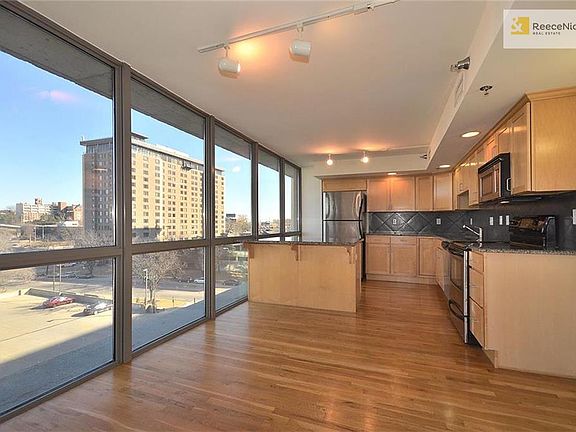 2nd image of 600 E Admiral Blvd #804