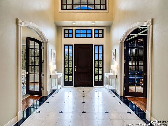 3rd image of 7 Galleria Dr